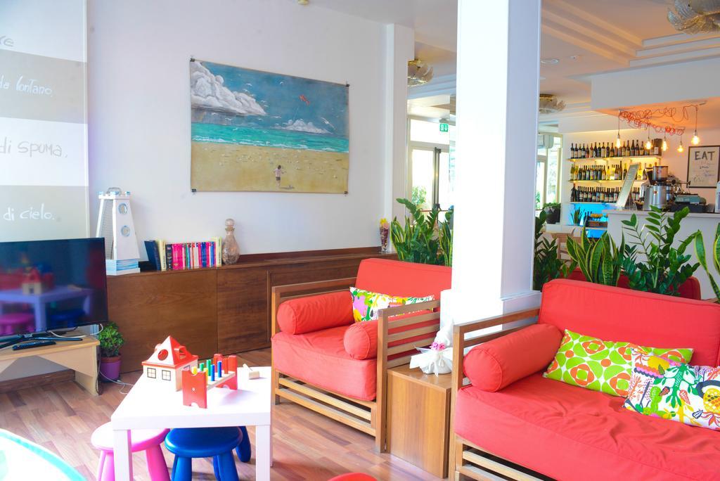 Hotel Vergilius Riccione Exterior foto